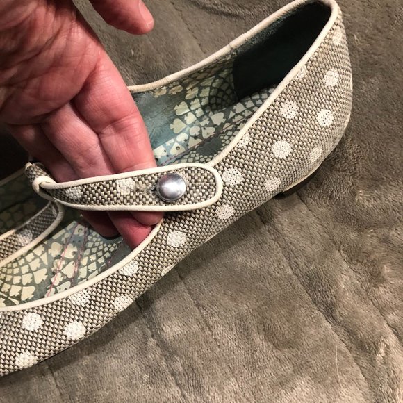 Size 39 Irregular Choice Mary Jane, peep toe, kitten heel, polka dotted, shoes. - Picture 4 of 10